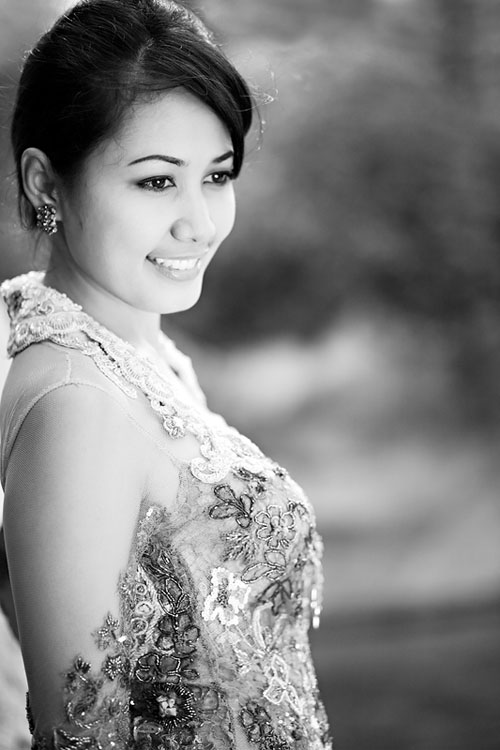 Ella in Kebaya (black and white)